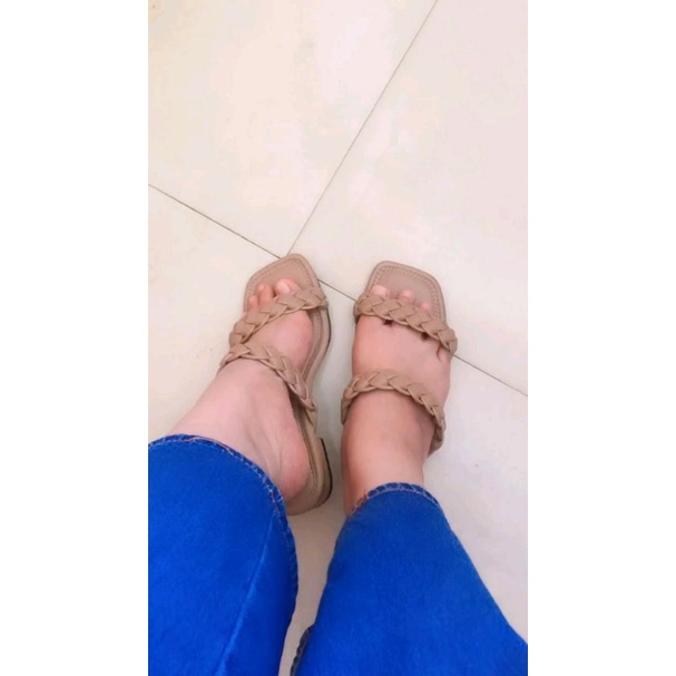 Sandal Wanita Big Size 41-42-43-44-45 Sendal casual Pesta Kondangan / sandal jumbo Ukuran Besar hak tahu 3cm
