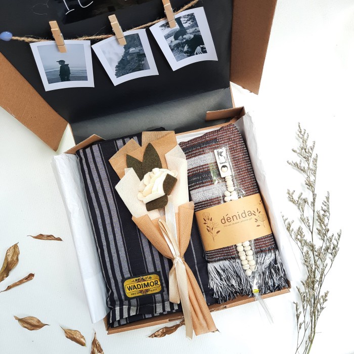 

IKHWAN IDAMAN / KADO ANNIVERSARY / KADO ULANG TAHUN / HAMPERS LEBARAN - SAJARUNG