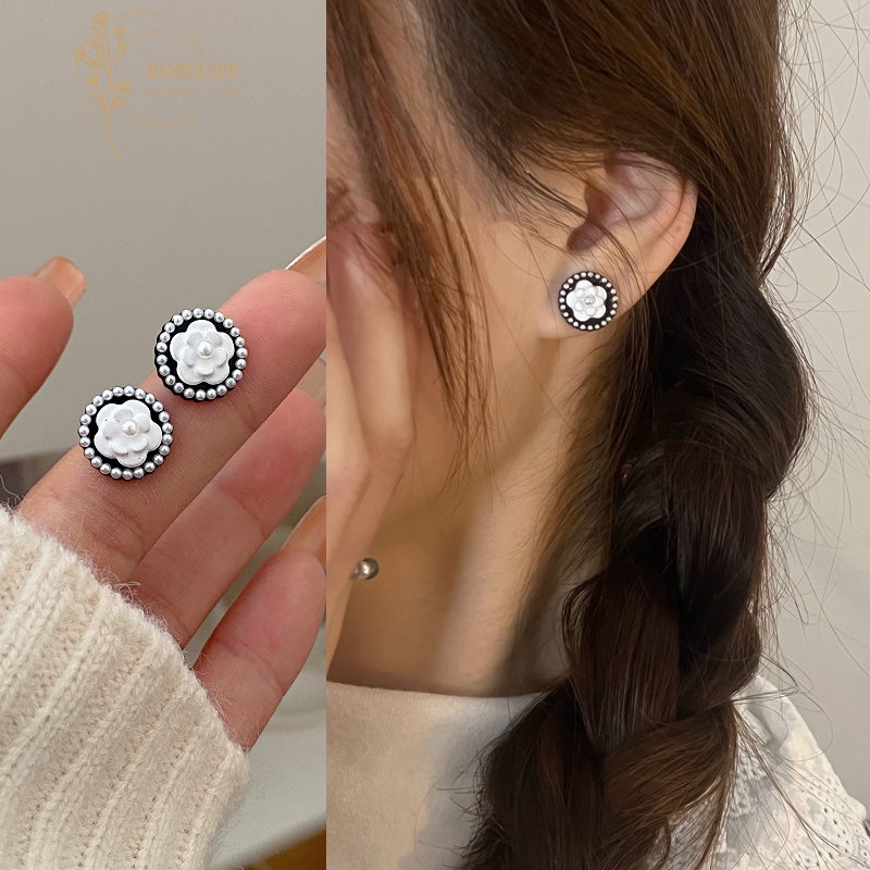 Roselife Korea Retro Hitam Putih Camellia Anting Untuk Wanita Gadis Baroque Mutiara Bunga Anting Fashion Telinga Perhiasan Hadiah