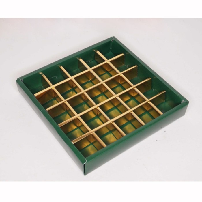 

dus nastar green sekat gold 25 box eggtart kadus lebaran kotak hampers