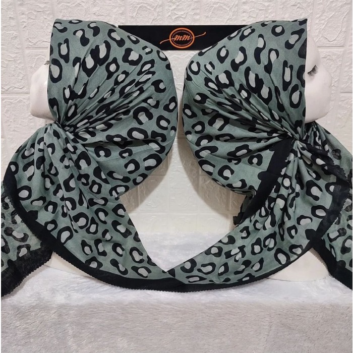 HIJAB SEGI EMPAT MOTIF VOAL LEOPARD JILBAB LEOPARD