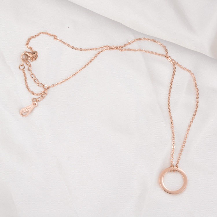 Kalung Rantai Klavikula Pendek Liontin Lingkaran Ganda Bahan Titanium Steel 316L 18K Rose Gold Anti Pudar