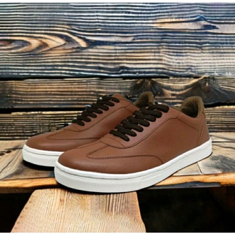 ORIGINAL, Moodric Sportwear Pria Kulit 38-44 Sepatu Kasual Hunting Outdoords Keren / Sepatu Low Boots Cowok, Beige (Sudah Disol)