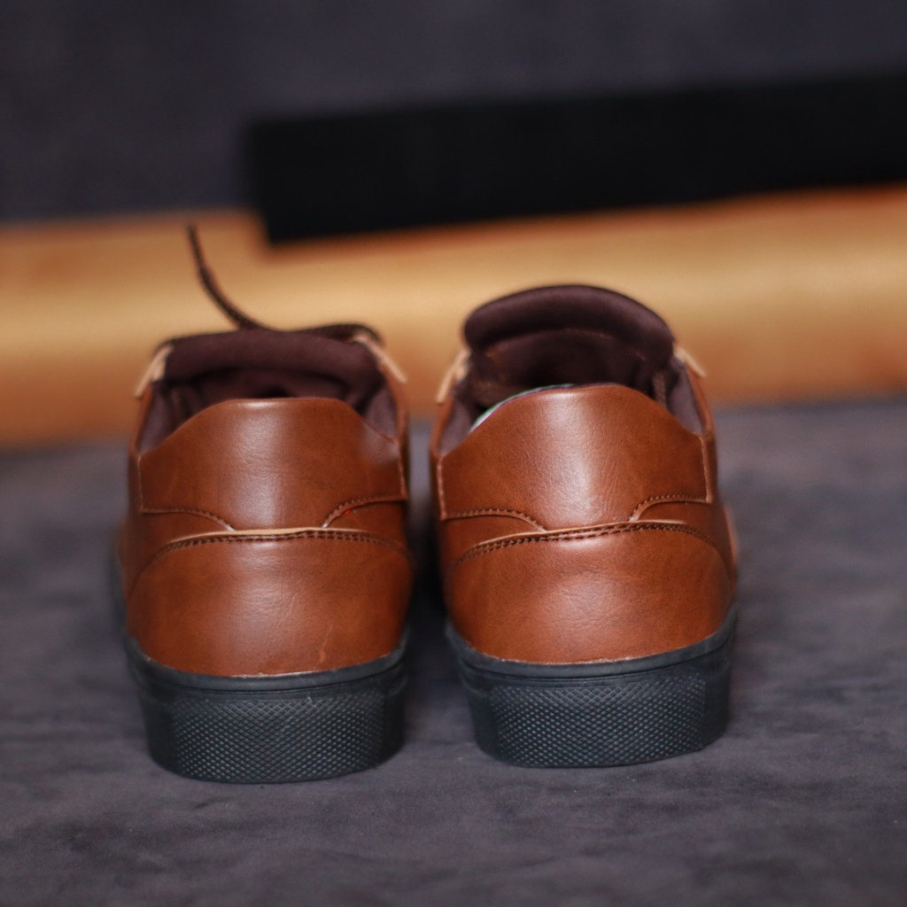 SEPATU FORMAL PRIA KERJA KANTOR  KULIT ASLI ORIGINAL CASUAL SNEKAER PRIA KASUAL SEKOLAH KULIAH FASHION TRANDY KEKENIAN