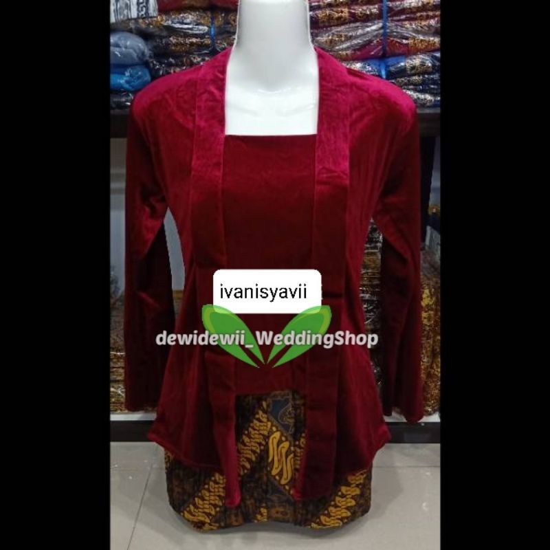 Kebaya Kutubaru + Bros Susun Cantik (Bros Warna Gold)