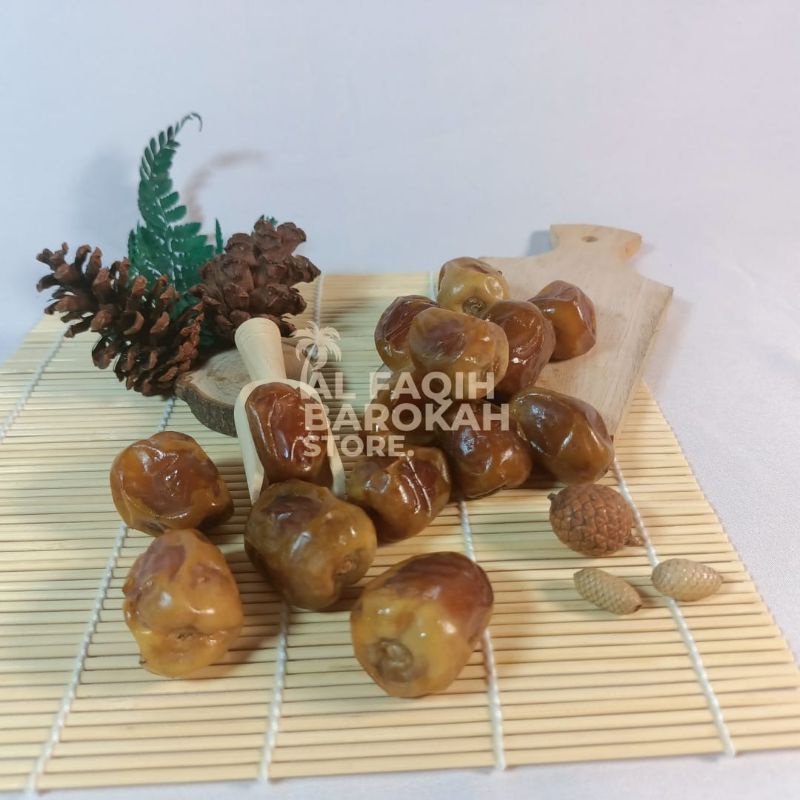 

KURMA SUKARI 1 KG Thinwall Kurma Raja Original Premium Fresh