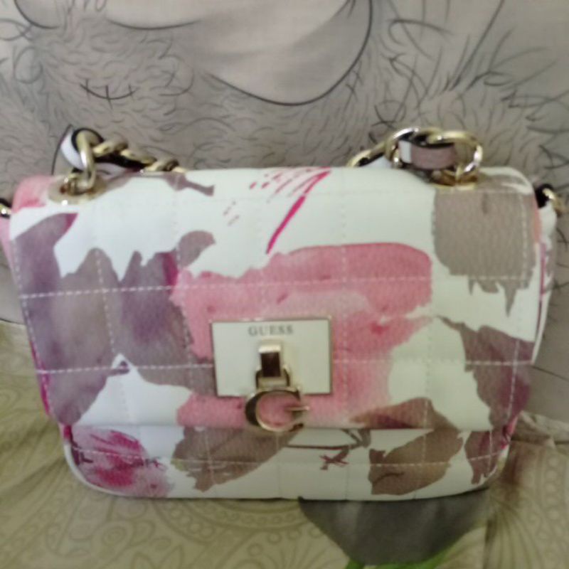 pesanan 2 tas guess kw  flowers new hanya plastik no dustbag