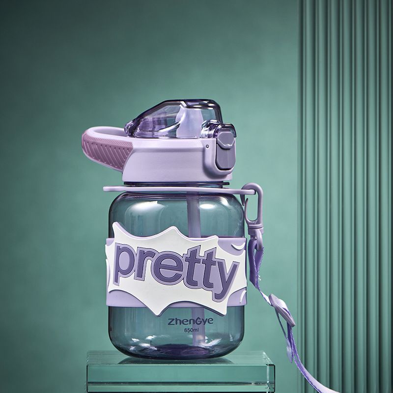 MARKASSHOP66 -- BOTOL AIR MINUM PRETTY KODE ZY 1856 WITH TALI DAN SEDOTAN 650 ML