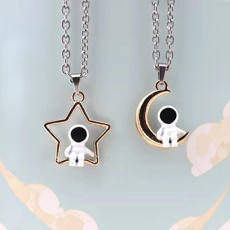 Fashion Sederhana Bulan Bintang Tiga Dimensi Astronot Kalung/Spaceman Pendant Couple Necklaces