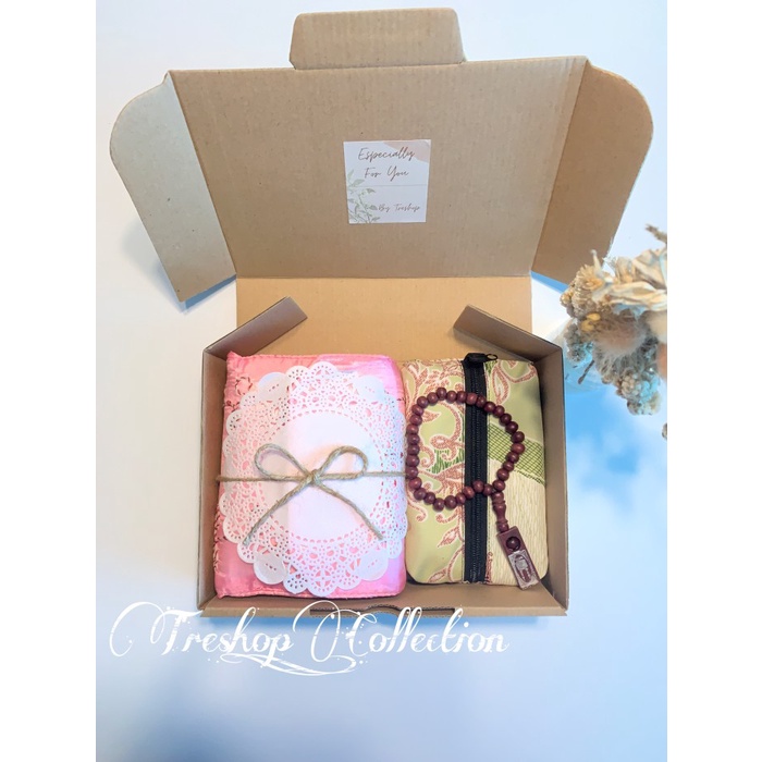

Parcel Mukena|Parsel Lebaran|Wedding Gift|Kado Ulang tahun|Wisuda - A Pink