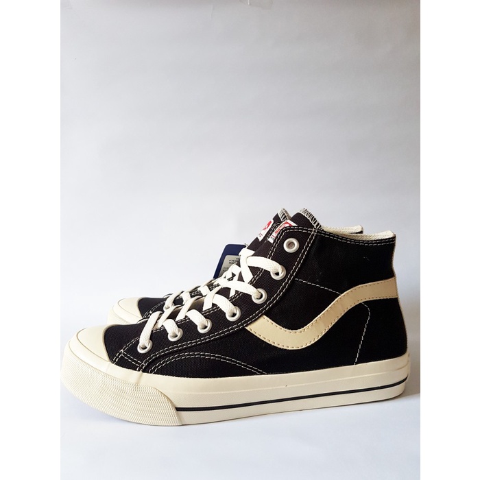 

Parsel Ramadan Public High Sepatu Ventela Original - 40