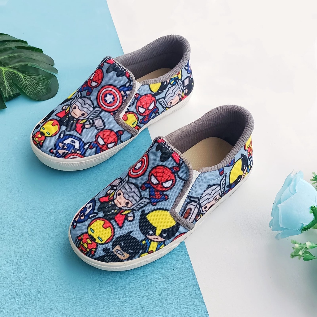 sepatu anak laki laki slip on imitasi karakter hero abu abu MURAH