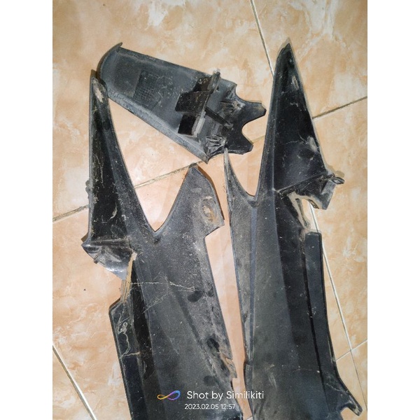 bodi belakang Suzuki arashi