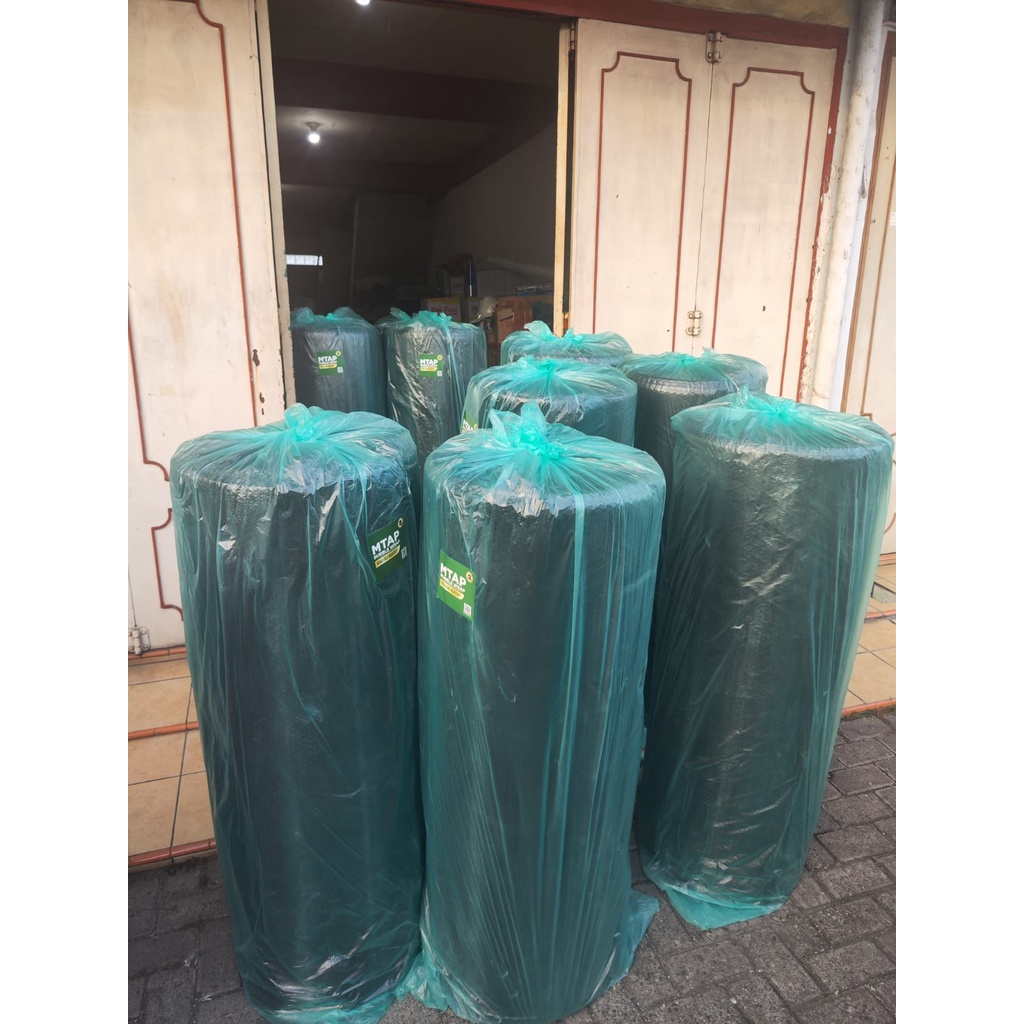 

bubble wrap hitam ukuran 125 cm x 50 meter