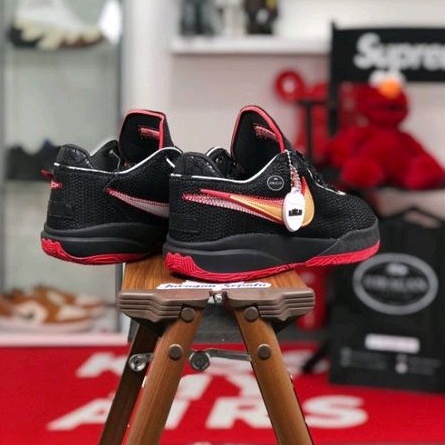 Nike LeBron 20 &quot;Trinity&quot;