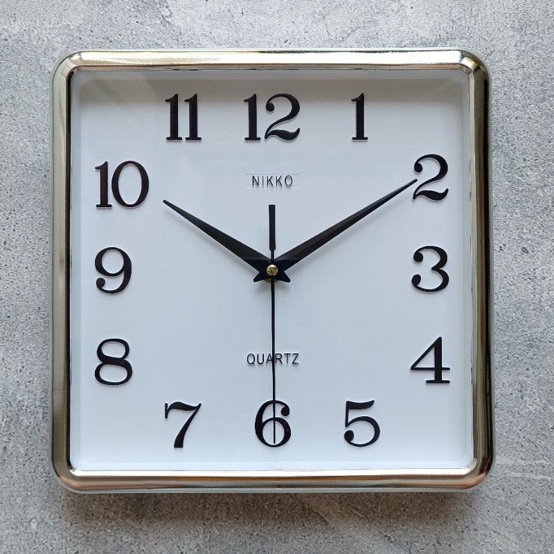 Jam Dinding Kotak Minimalis Jam dinding Nikko ukuran 25cm