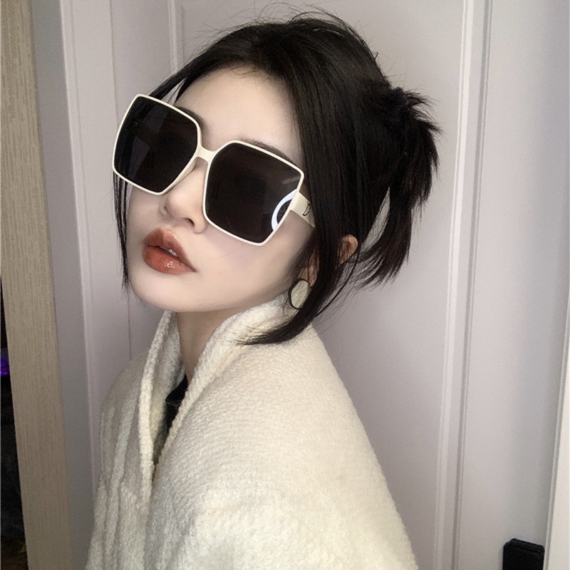 Korean vintage ins Bingkai Besar square fashionable sunglasses