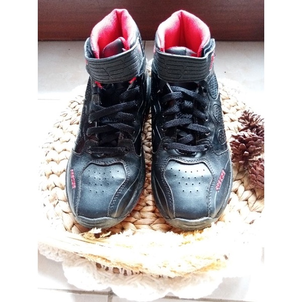 Sepatu Basket Merk Precise Preloved like New