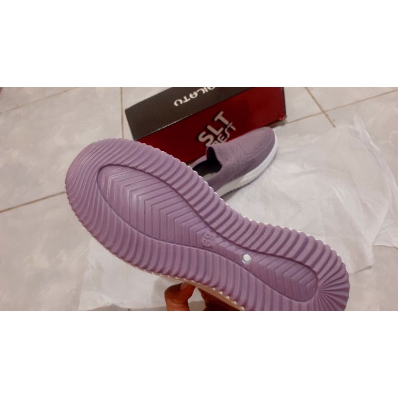 SALE SEPATU SPORT RAJUT WANITA BRANDED ORI