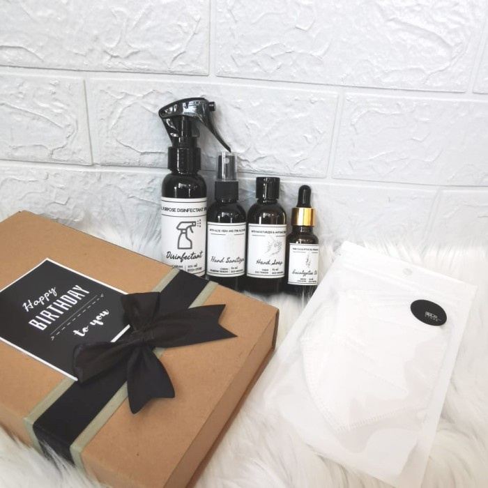 

(COD) Hampers Valentine Kado Murah New Normal Paket Hand Sanitizer