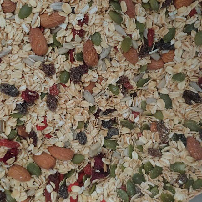 

➼ 1000gr Muesli Gembira : rolled oat, sunflower, pumpkin, almond, dark raisin, cranberry & gojiberry Varian Mentah/ Roasted ✹