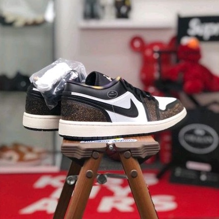 Nike Air Jordan 1 Low SE &quot;Wear Away&quot;