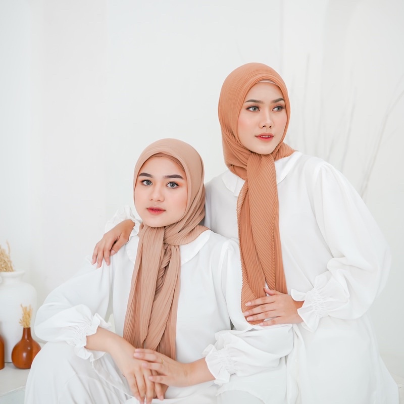 Kerudung Segi Empat Plisket Hijab Square Prisket Ceruti Babydoll Premium Nelafa Hijab