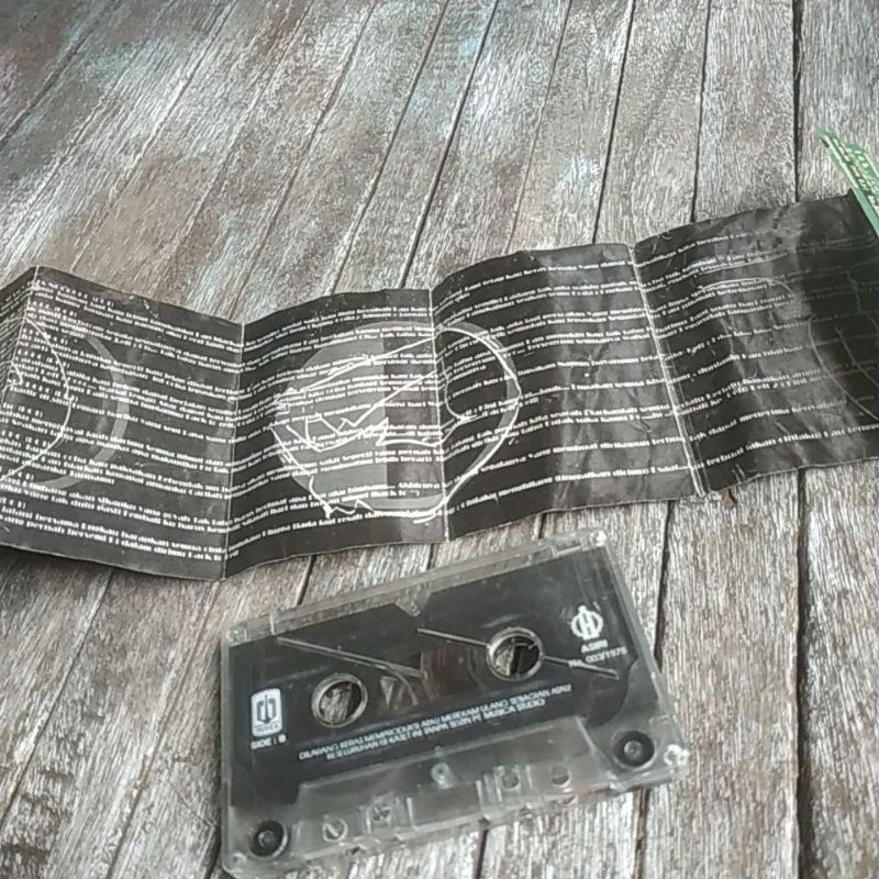 Kaset pita Dot - Siapa Kamu (Cermati Videonya)