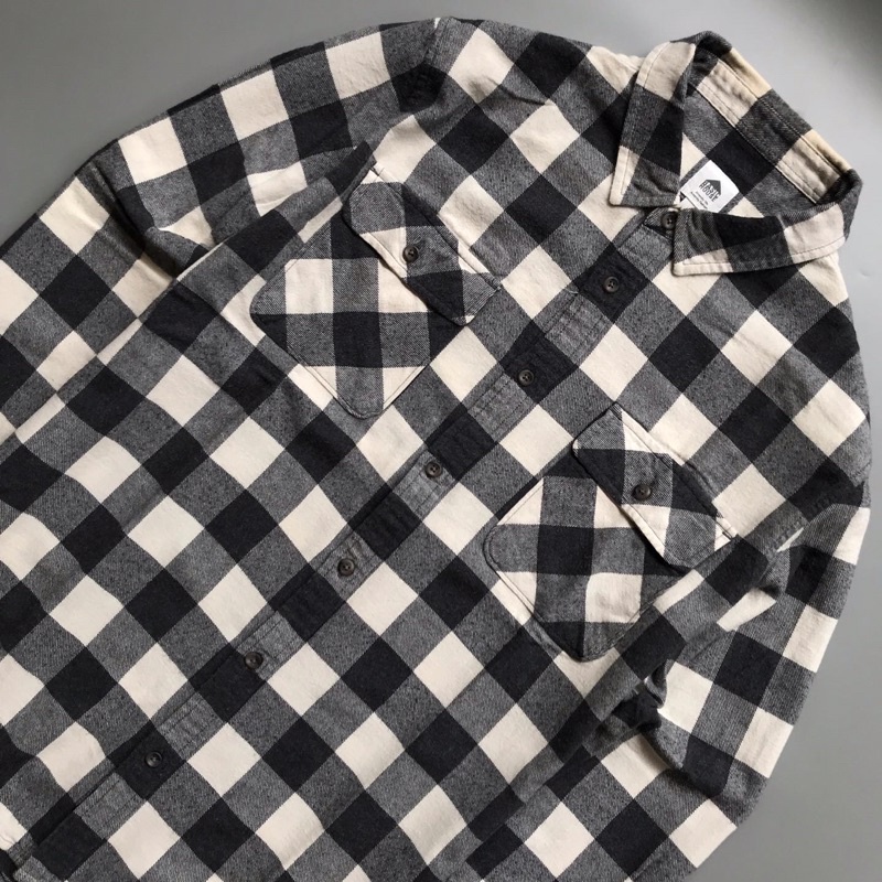 Flannel plaid basic house