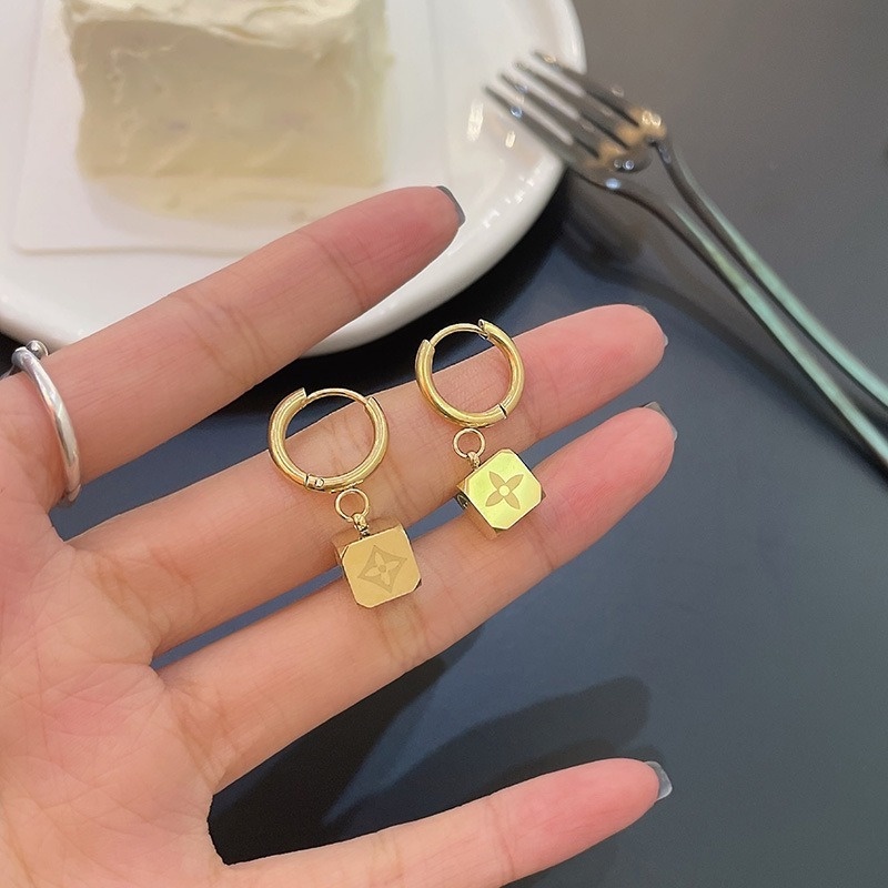 Anting Bahan Titanium Steel Bentuk Persegi Gaya Korea Untuk Wanita