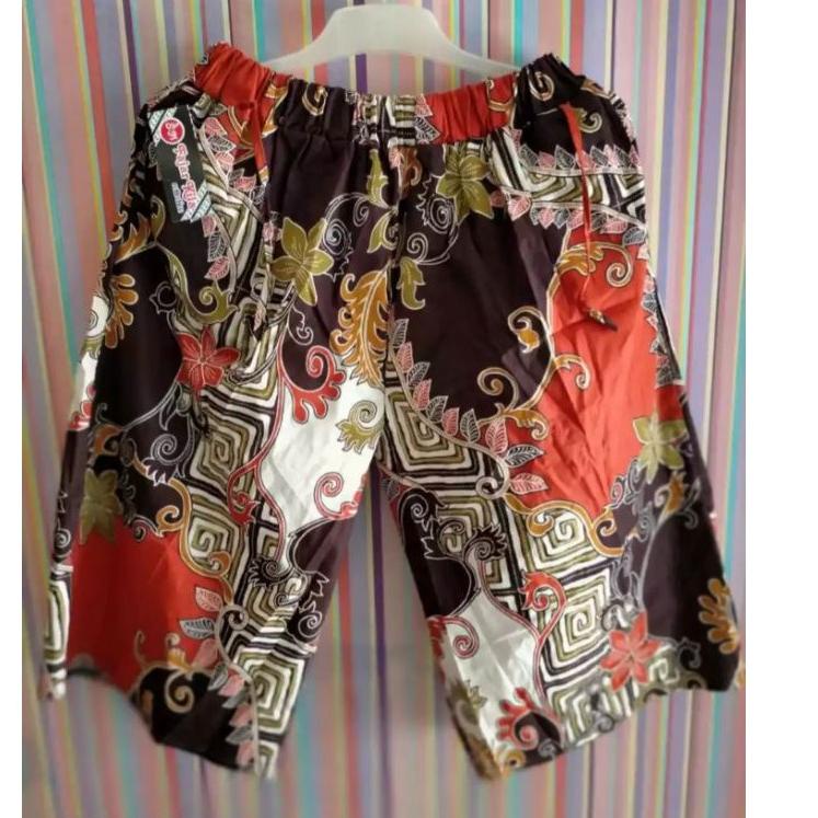 Diminati CELANA PENDEK BATIK WANITA/CELANA KULOT BATIK WANITA/BATIK WANITA JUMBO TERMURAH