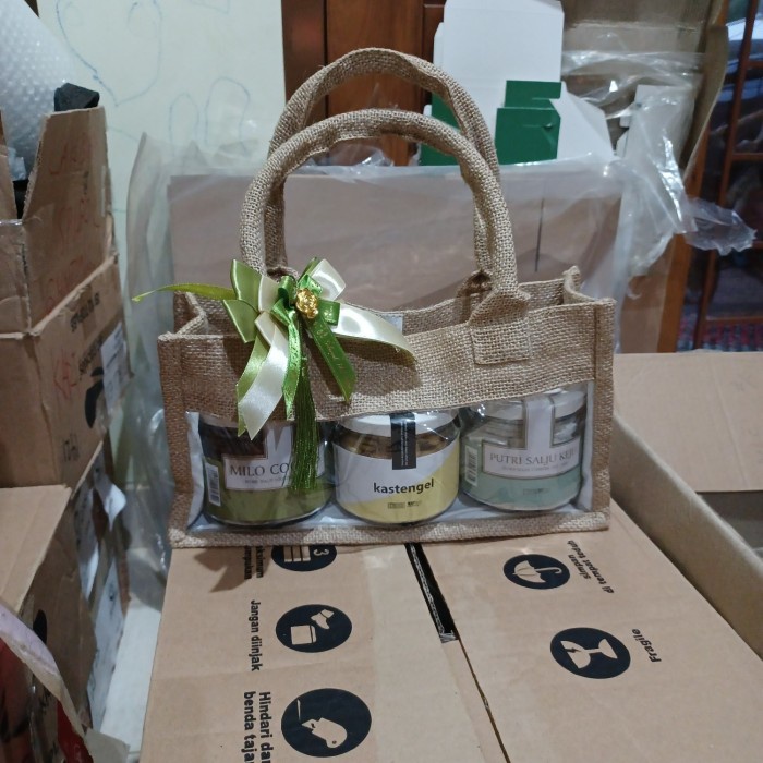

parcel lebaran cookies hampers