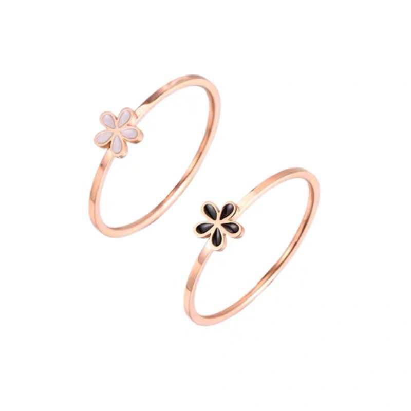 Cincin Lapis Rose Gold 18K Desain Bunga Daisy Kecil Warna Hitam Putih Bahan Titanium Steel Tahan Air Anti Alergi