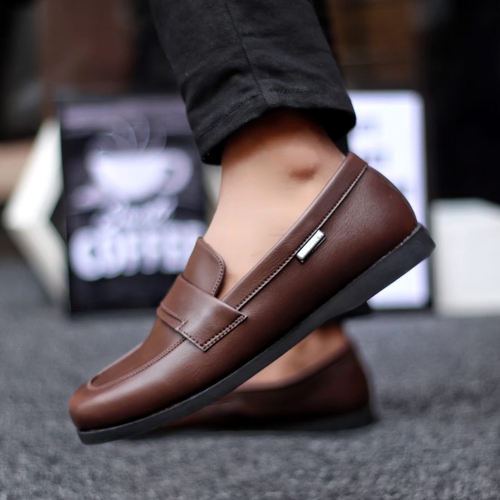 BURAY X SEPATU SLIP ON LOAFERS PRIA DEWASA KULIT ASLI FORMAL CASUAL KASUAL SLIP ON PRIA KERJA KANTOR GURU DOSEN PNS PESTA RESMI NYAMAN || SLIP ON PRIA PANSUS FASHION TRANDY BERKUALITAS 2022