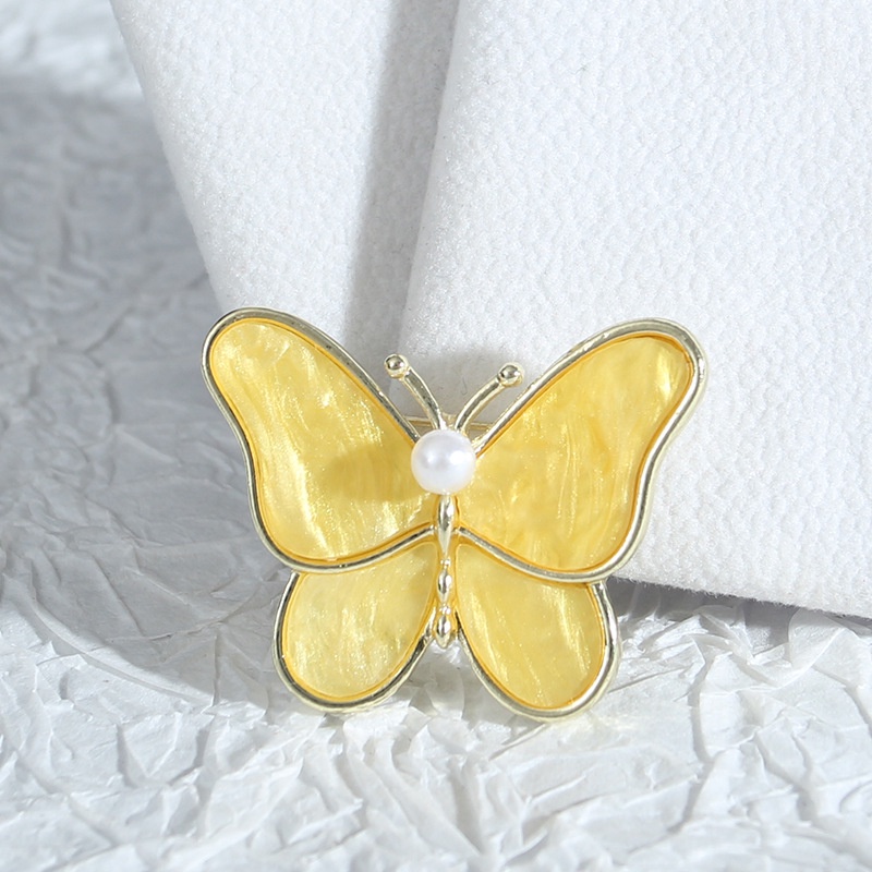 Sparkly Shell Butterfly Bros Pesona Mutiara Buatan Korsase Putih Biru Kuning Butterfly Pin Mewah Aksesoris Wanita Elegan Indah Perhiasan