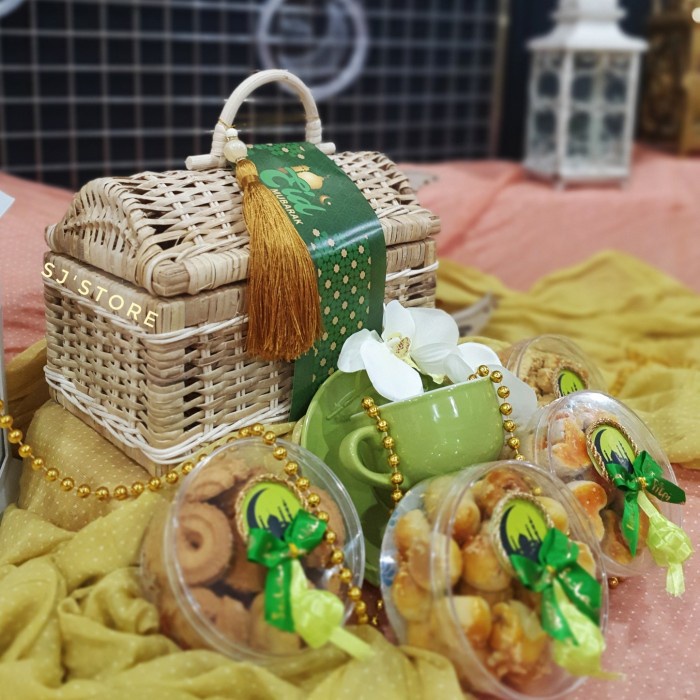 

Paket box hampers lebaran kue kering toples murah 77