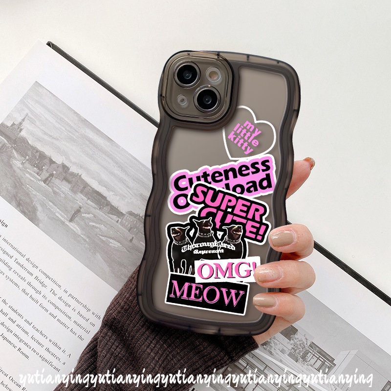 Stiker Label Brand Trendy Keren Cat Case OPPO A12 A16K A95 A96 A15 A54 A74 A16 A17 A57 A17K A3s A16s A55 A96 A5 A9 A52 A5s A7 Reno 8 7 6 8Z 7Z A77 A77s A1k A53 Wavy Edge Sarung Soft Case