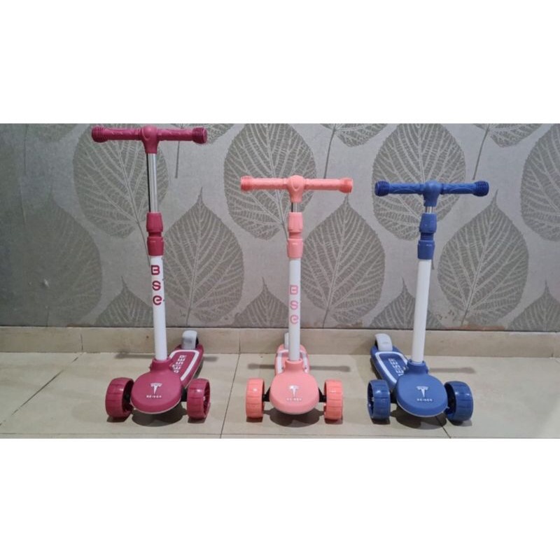 SKUTER ANAK RODA TIGA BEISER PRELOVE WARNA BIRU DAN PINK