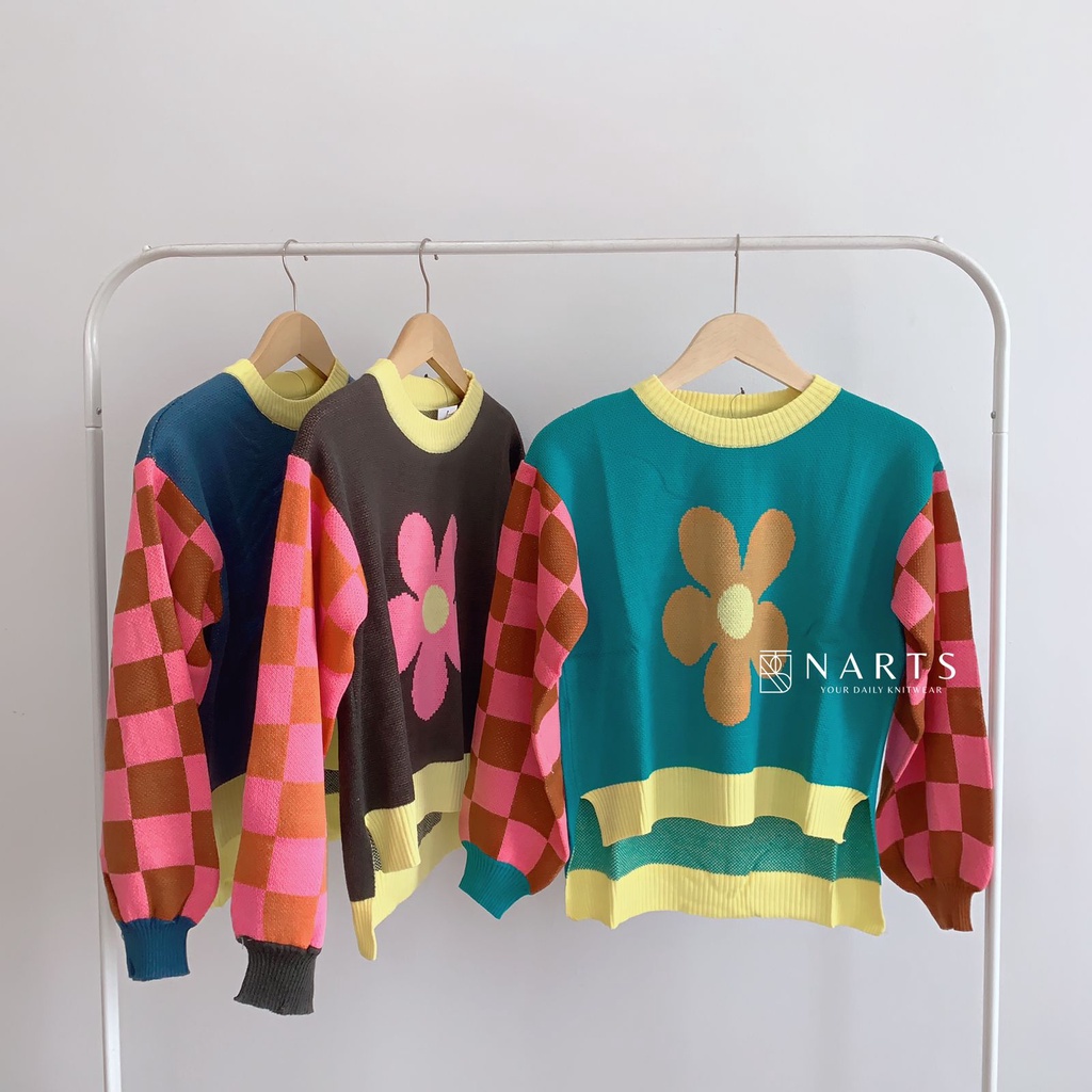 SENORITA FLOWER SWEATER