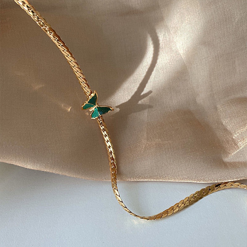 Kalung Rantai Klavikula Desain Kupu-Kupu Hijau Gaya Retro Untuk Wanita