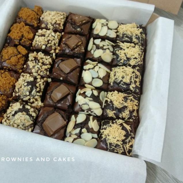 

☊ Brownies Panggang size 20x20 cm / Fudgy brownies sekat 25 slices ➮