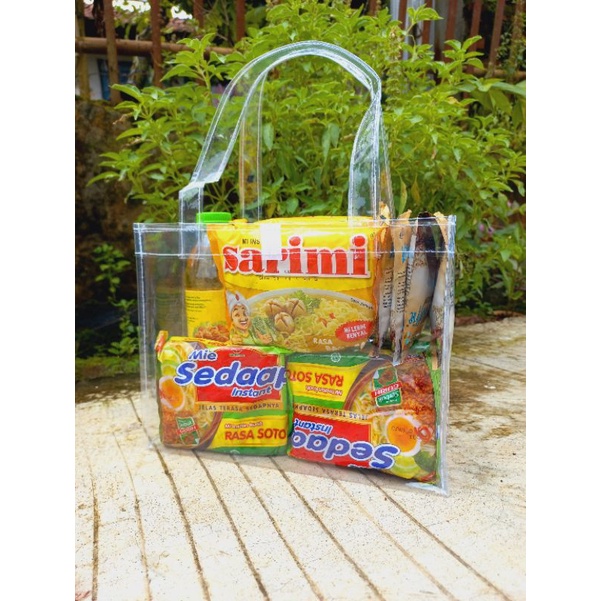

Tas Parcel Ulang Tahun / Parcel Idul Fitri (READY STOK) P.25 L.13 T.20 KFC Jumbo Mihun