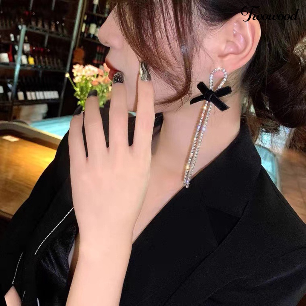 Twowood 1pasang Anting Wanita Berkilau Semua Pertandingan Shiny Efek Visual Desain Rumbai Panjang Anti-Oksidasi Hias Alloy Wanita Bow-knot Earrings Perhiasan Pesta Pernikahan Untuk Wanita