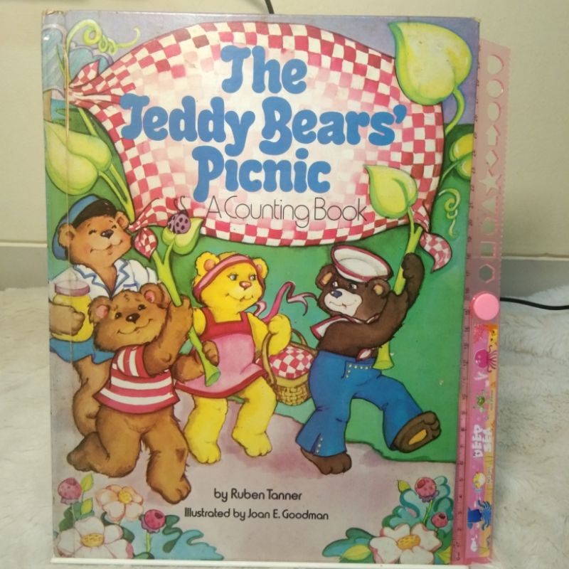 Buku anak THE TEDDY BEARS' PICNIC by Ruben Tanner & Joan E. Goodman