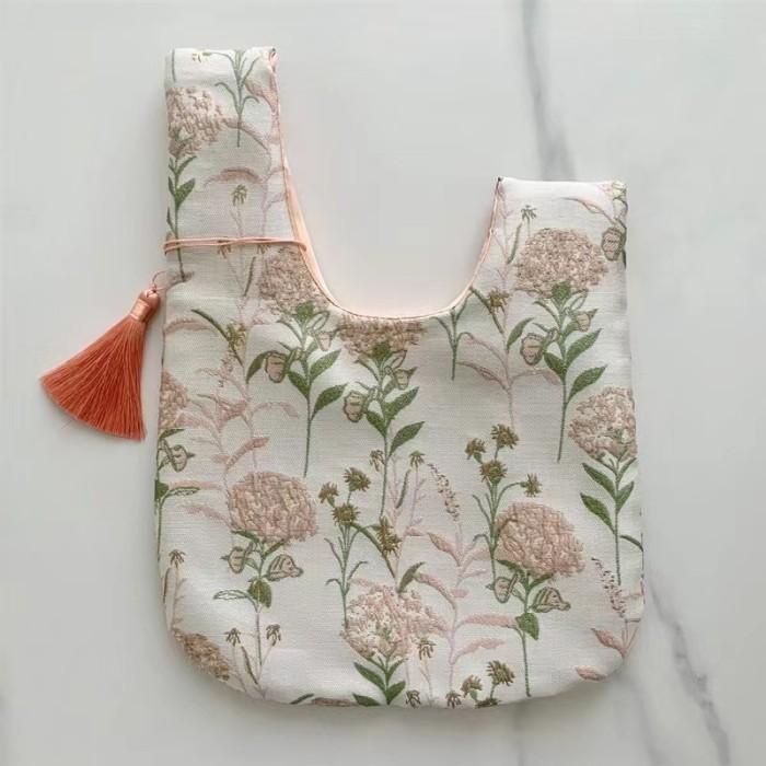 

Pouch Hampers Gift Bag Natal Imlek Lebaran Premium Tas Kantong Kado 091