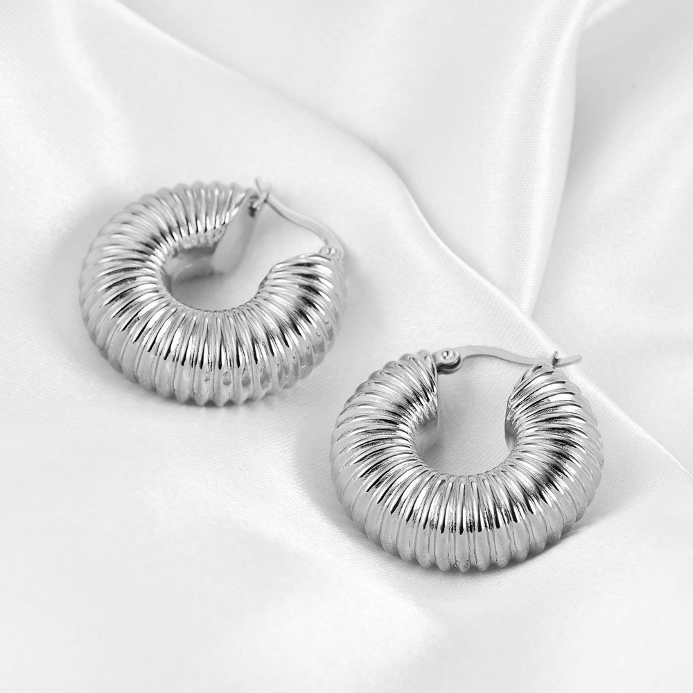 Anting Bentuk C Bahan Stainless Steel 18K Gold Gaya Eropa Amerika Untuk Wanita