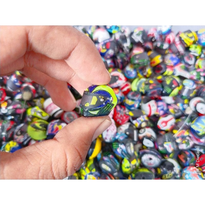 Miniatur helm Rossi 2019 skala 1:18