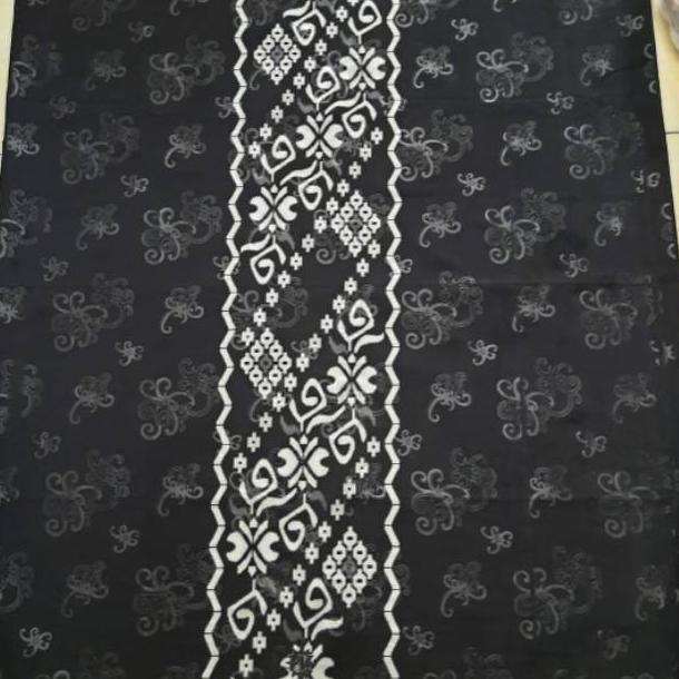 Menarik SARUNG SAMARINDA PAPUA MAS. SARUNG HITAM JUMBO MOTIF KEMBANG KWALITAS PREMIUM. [GROSIR/ ECER