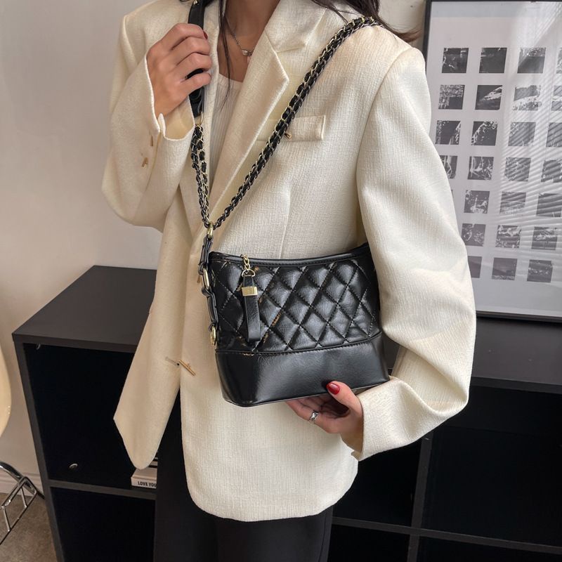 Tas Wanita Selempang Bahu cantik FT64 Kulit hitam cantik elegan rantai 19 x 7.5 x 13 cm