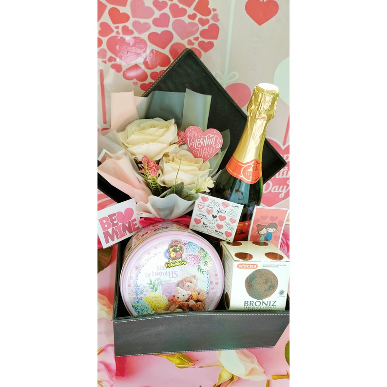 

Love Hampers | Valentine Gift | Kado Kasih Sayang - Beautiful in White